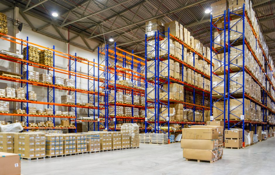 packages on racks inside a 3pl fulfillment center