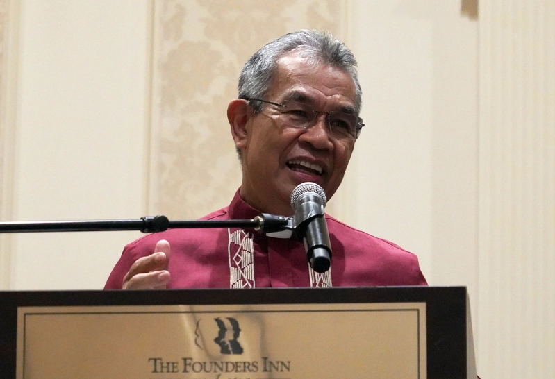 Bishop Efraim Tendero, executive director of the Galilean Movement and former secretary general of the World Evangelical Alliance, addresses a group of church and ministry leaders gathered at Regent University in Virginia Beach, VA, on March 25, 2025. 